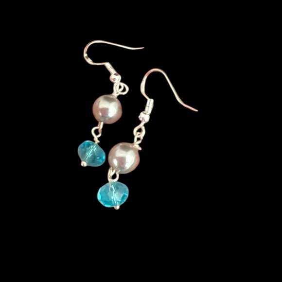 Blue crystal & gray pearl earrings set in silver stamped .925 - Picture 3 of 7